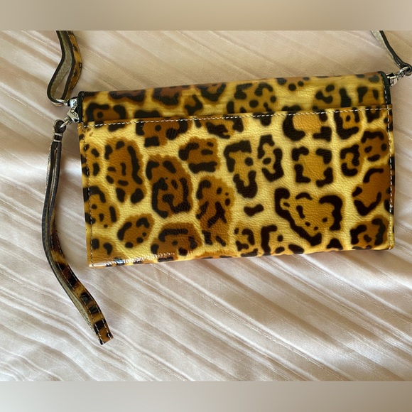 Brighton Leopard Patent Leather Envelope Cell Phone Organize Crossbody Clutch - Picture 3 of 15